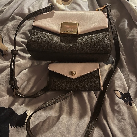 Beautiful micheal kors purse & wallet set - Picture 1 of 13